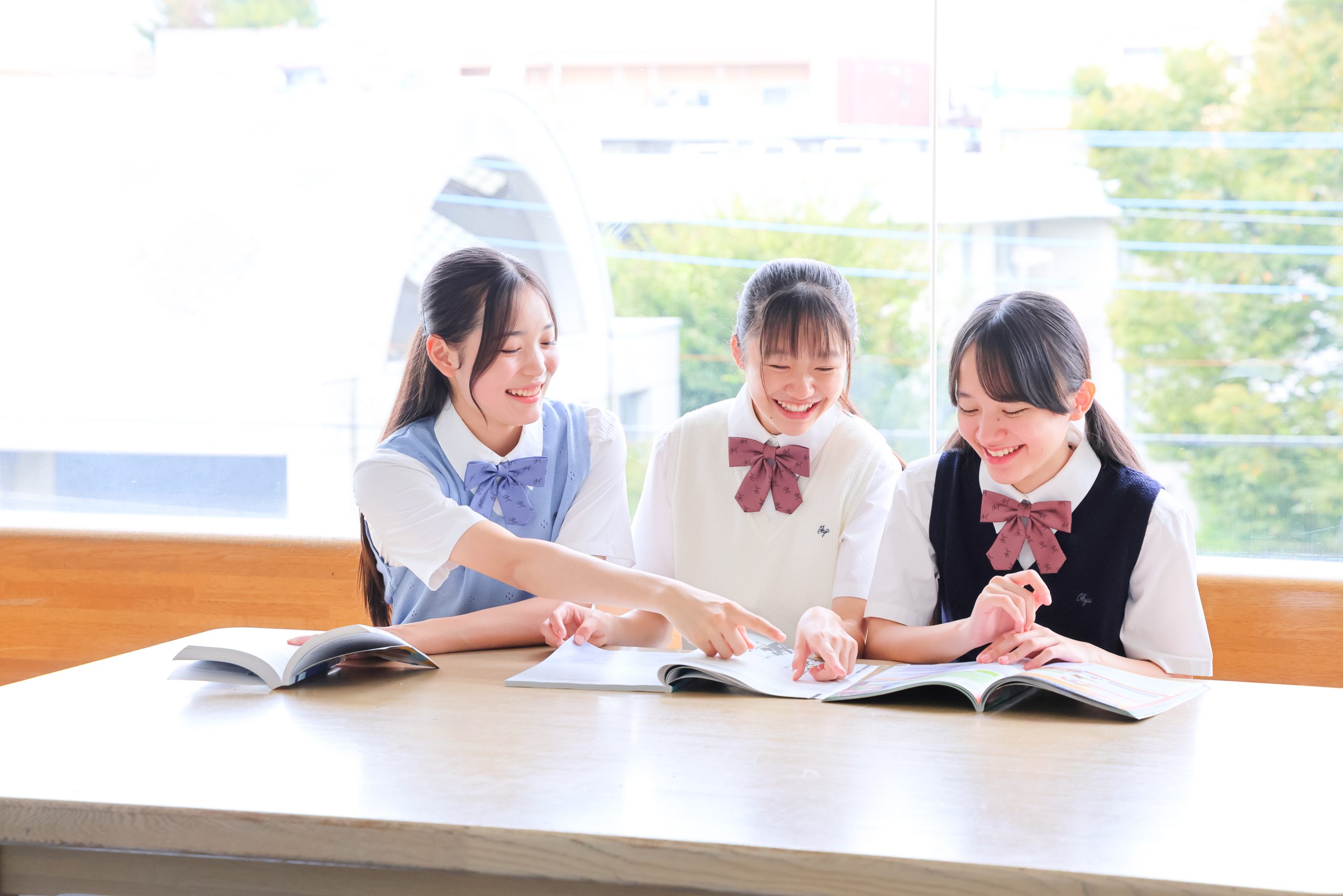 鴎友学園女子中学校 25年度用 (4年間入試と研究76) Amazon.co.jp: 鷗友学園女子中学校 2025年度用 4年間（＋3年間HP